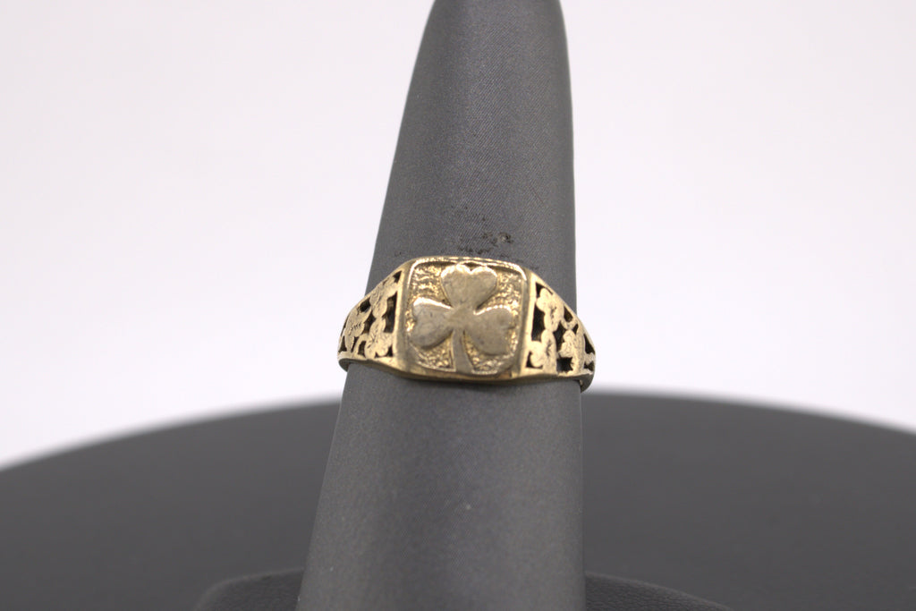 9kt Yellow Gold Shamrock Ring
