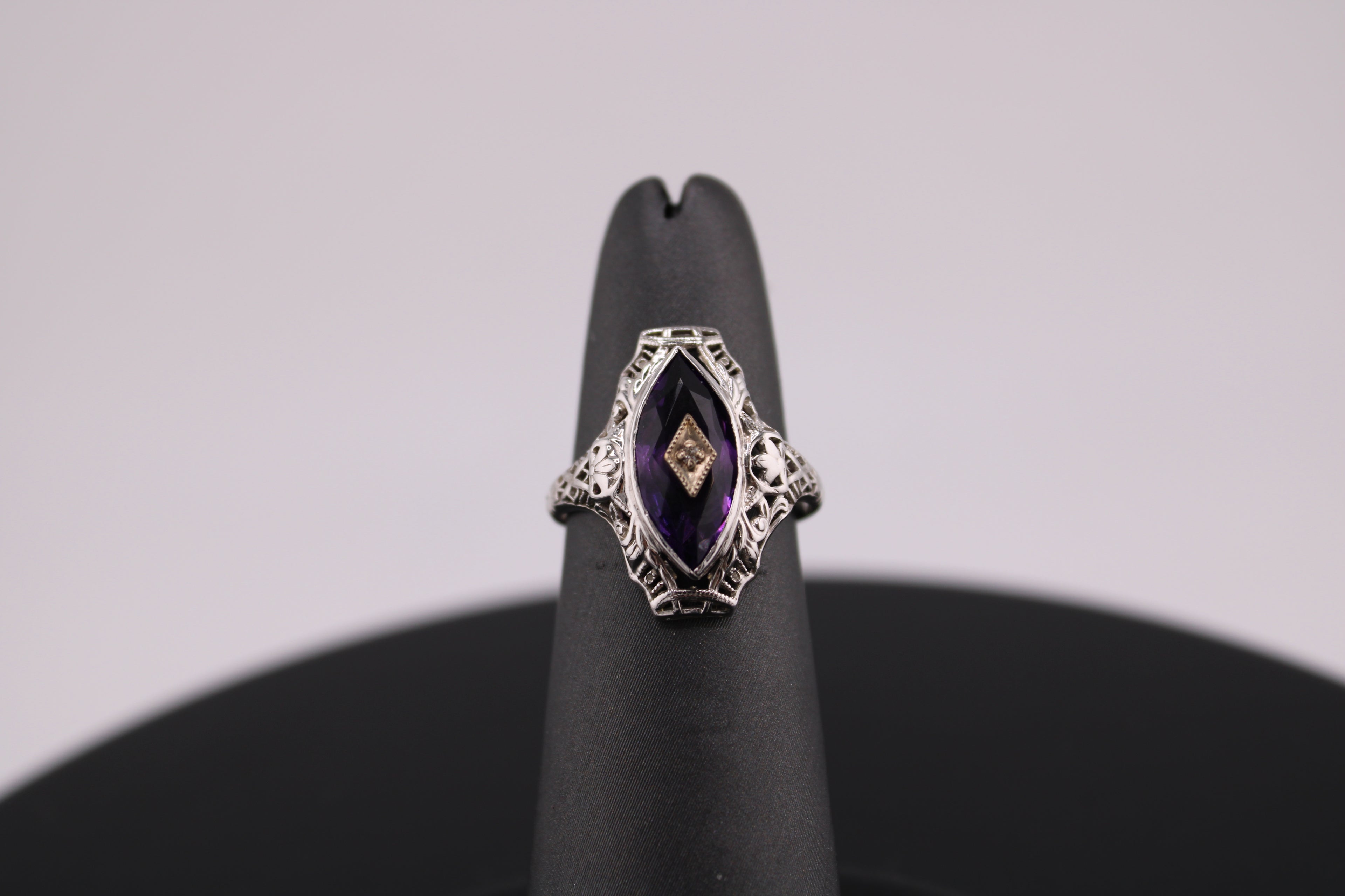 14K white Gold Ring with Amethyst and Natural Diamond