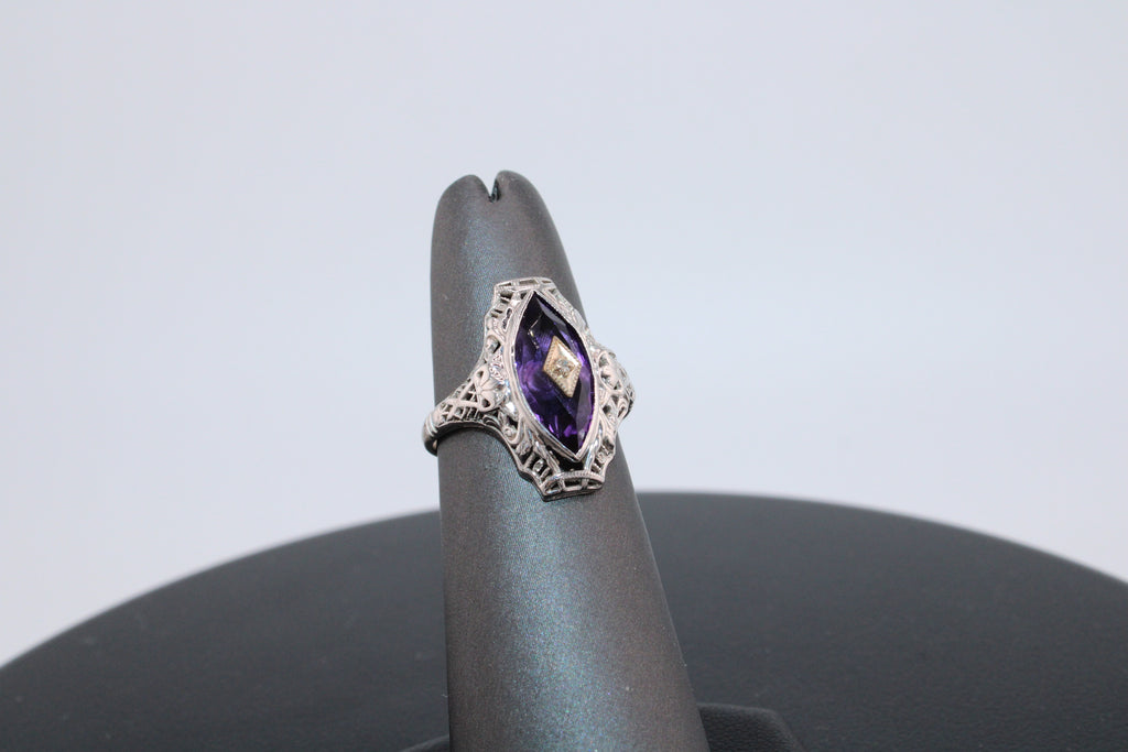 14K white Gold Ring with Amethyst and Natural Diamond