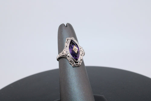 14K white Gold Ring with Amethyst and Natural Diamond