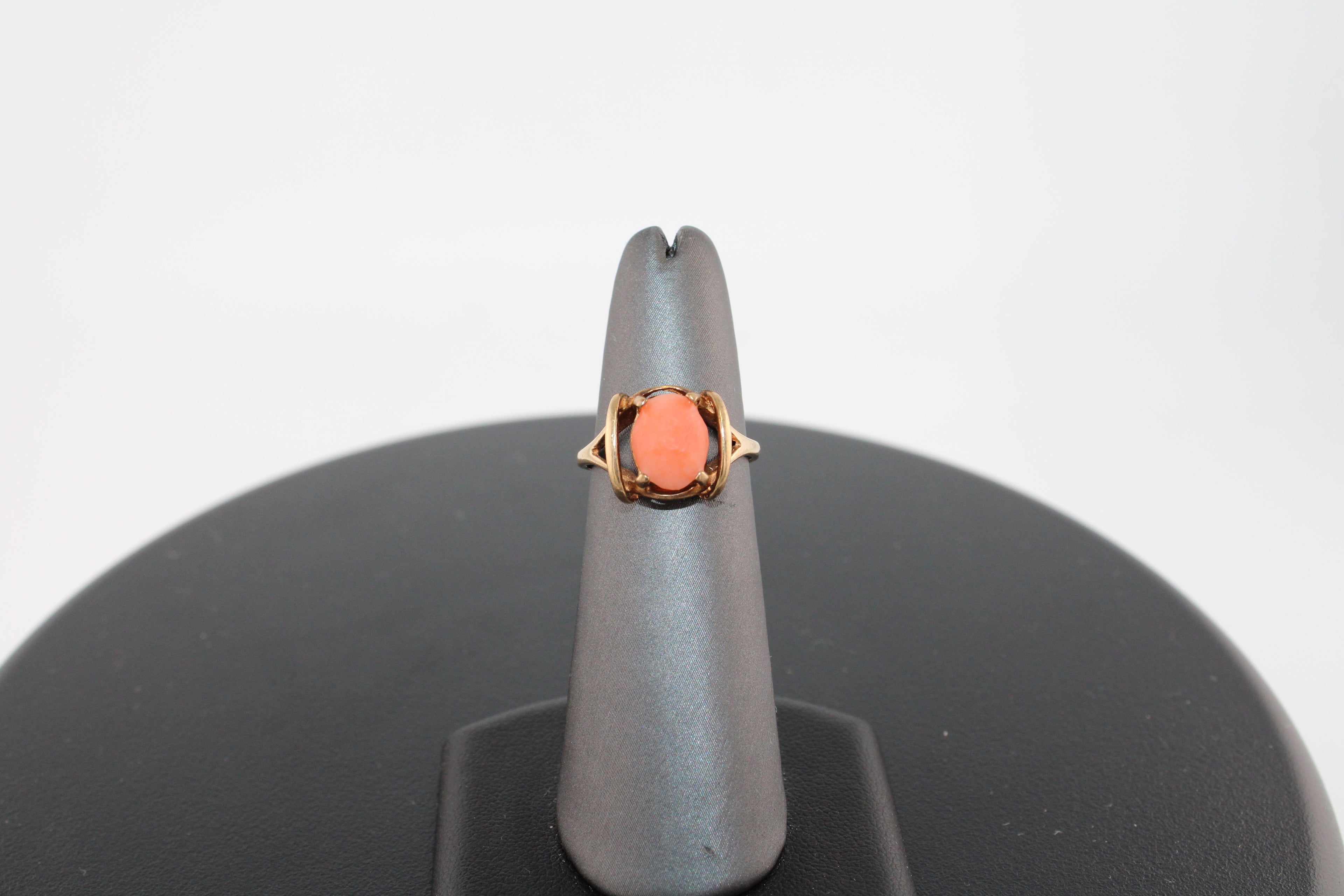 10K Yellow Gold Pink Coral Fashion Ring