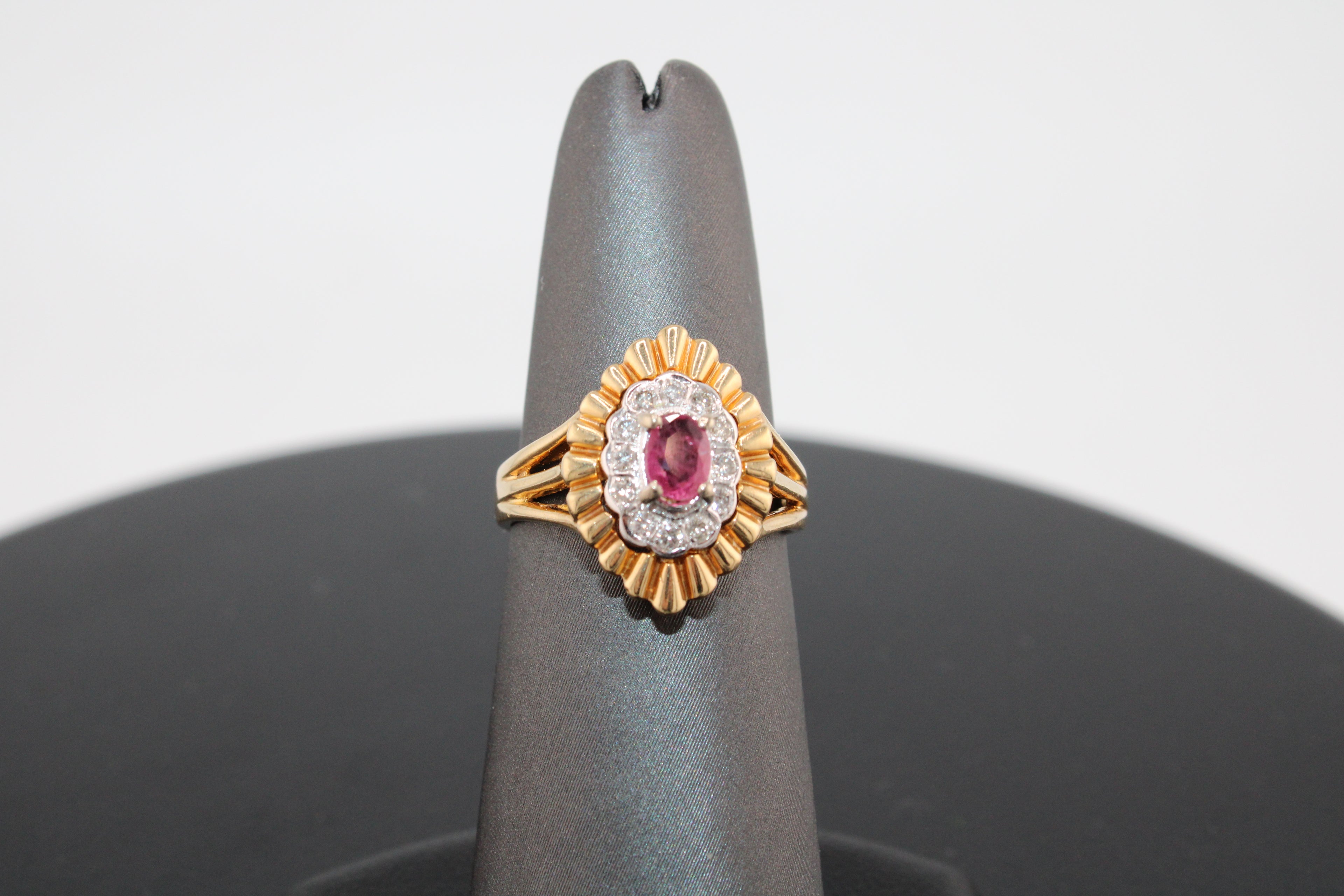 14K Yellow Gold Natural Diamond and Ruby Vintage Style Fashion Ring