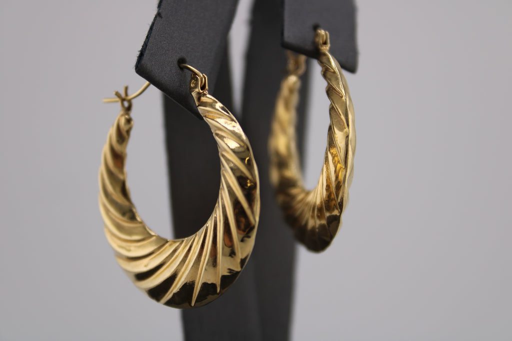 14k Yellow Gold Scalloped Hoop Earrings