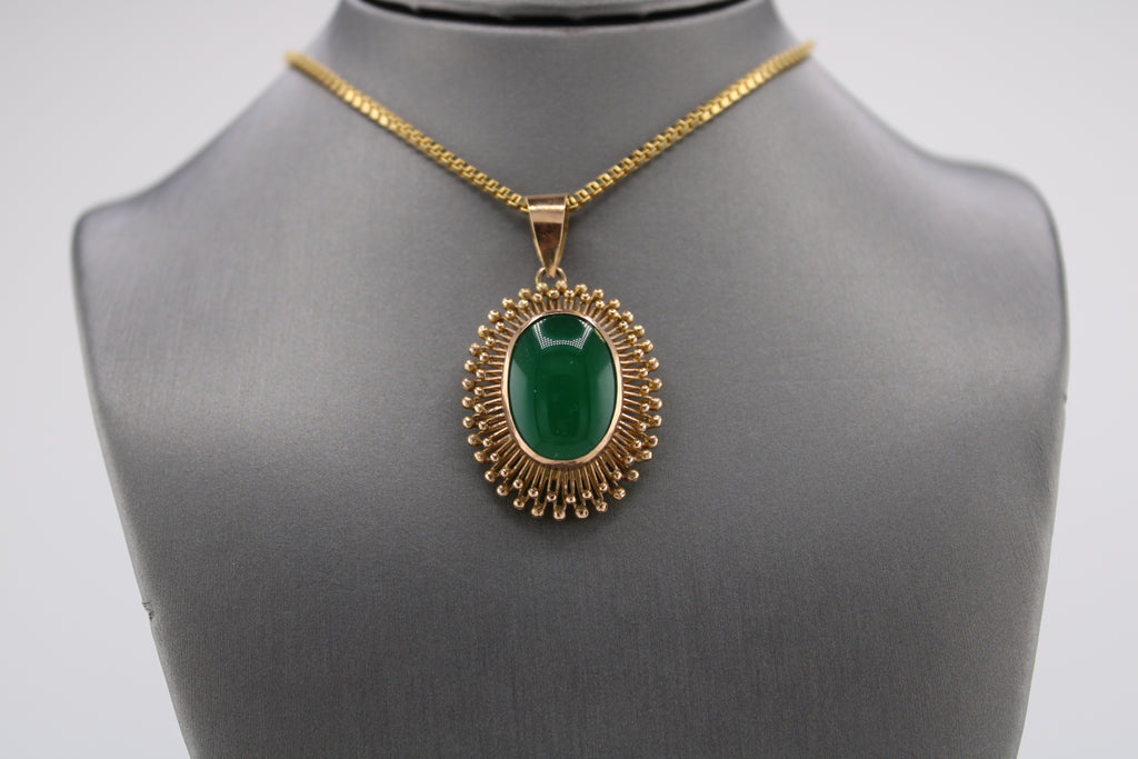 14K Yellow Gold Green Cabachon Necklace.