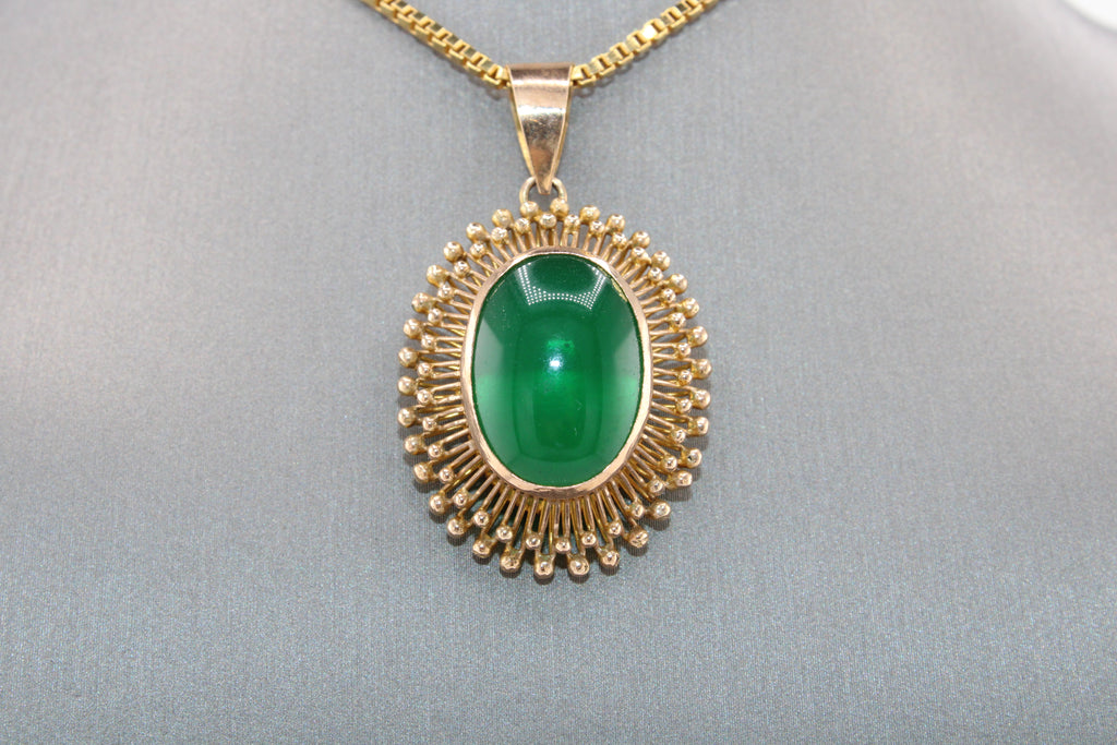 14K Yellow Gold Green Cabachon Necklace.