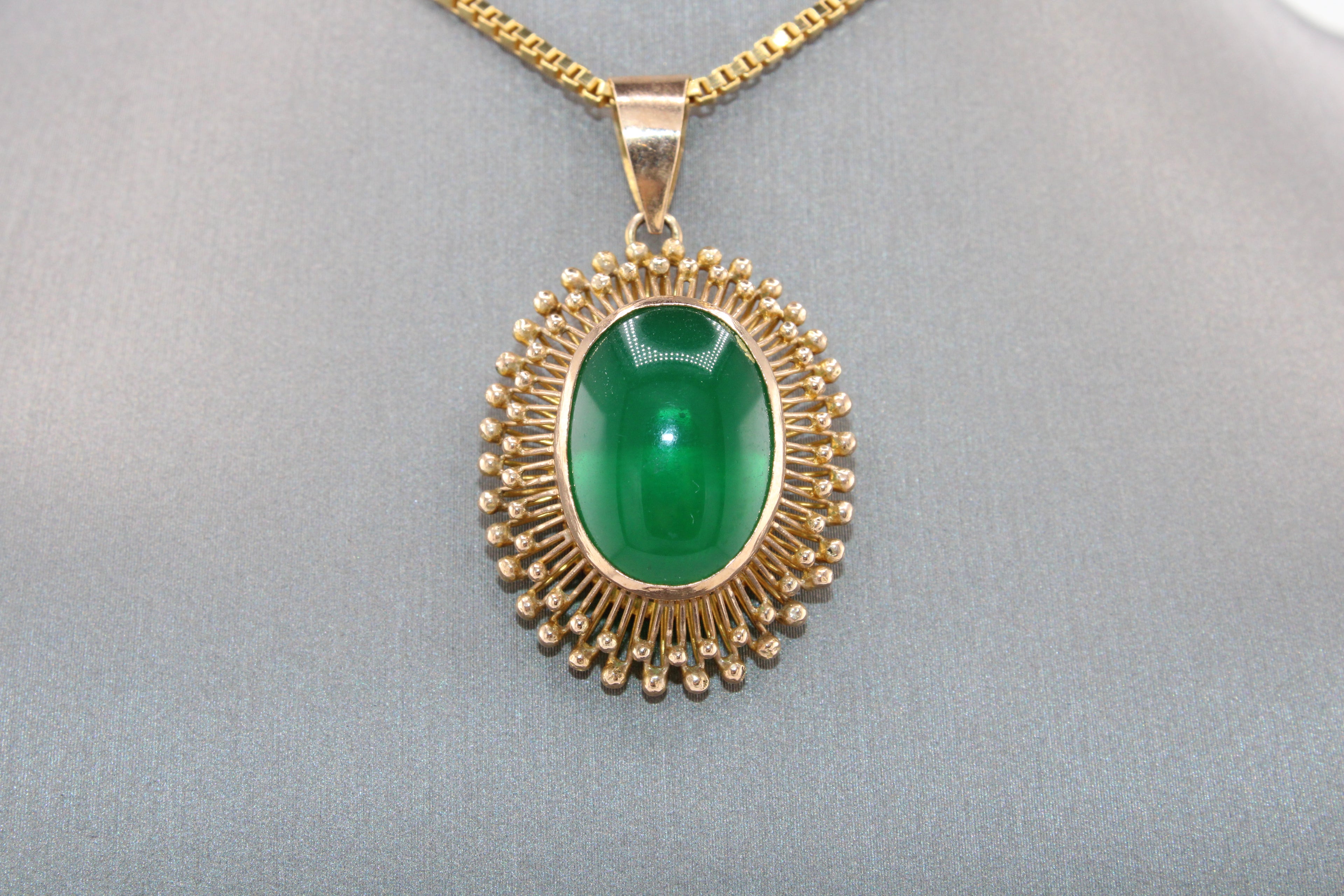 14K Yellow Gold Green Cabachon Necklace.