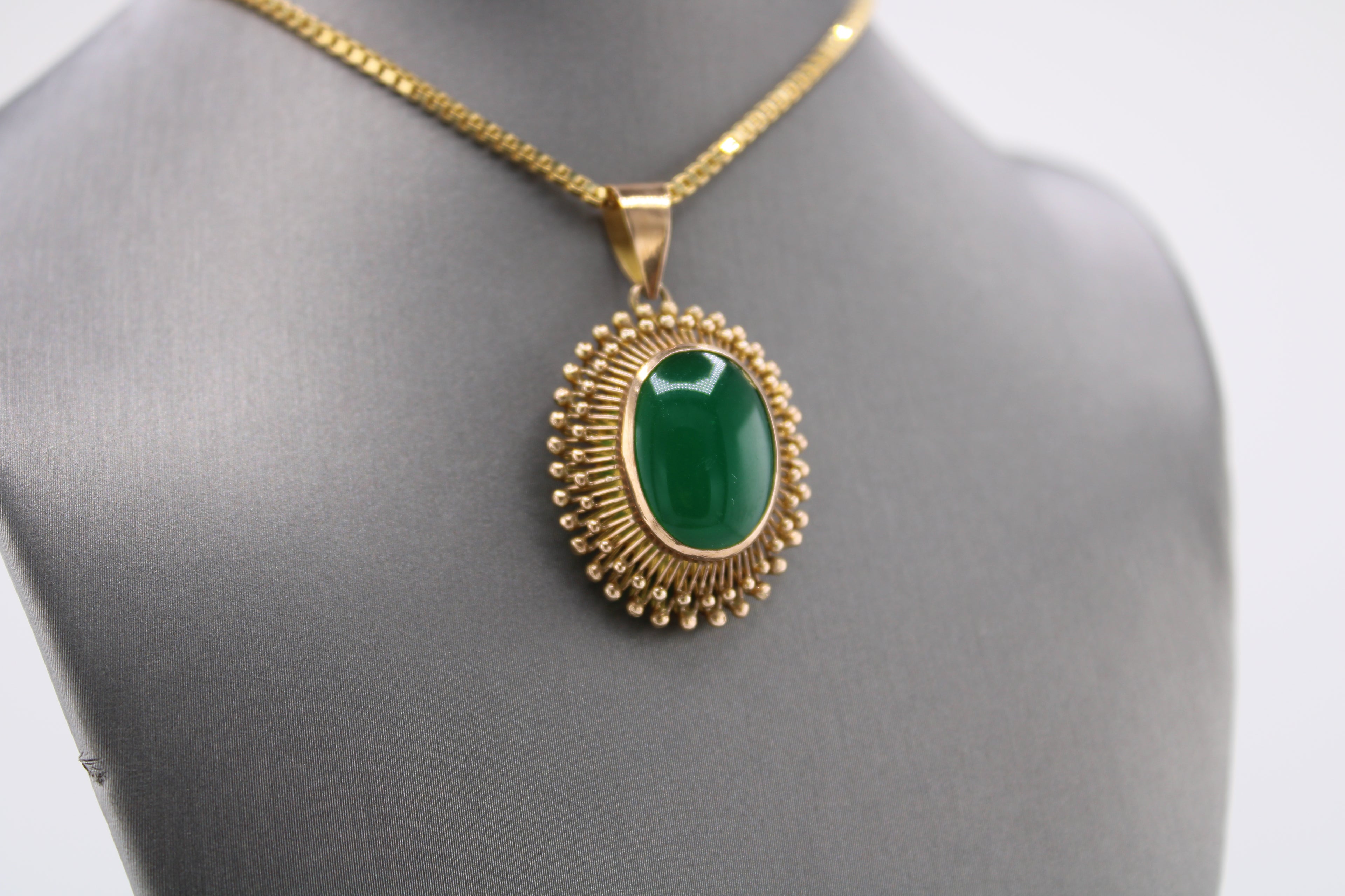 14K Yellow Gold Green Cabachon Necklace.