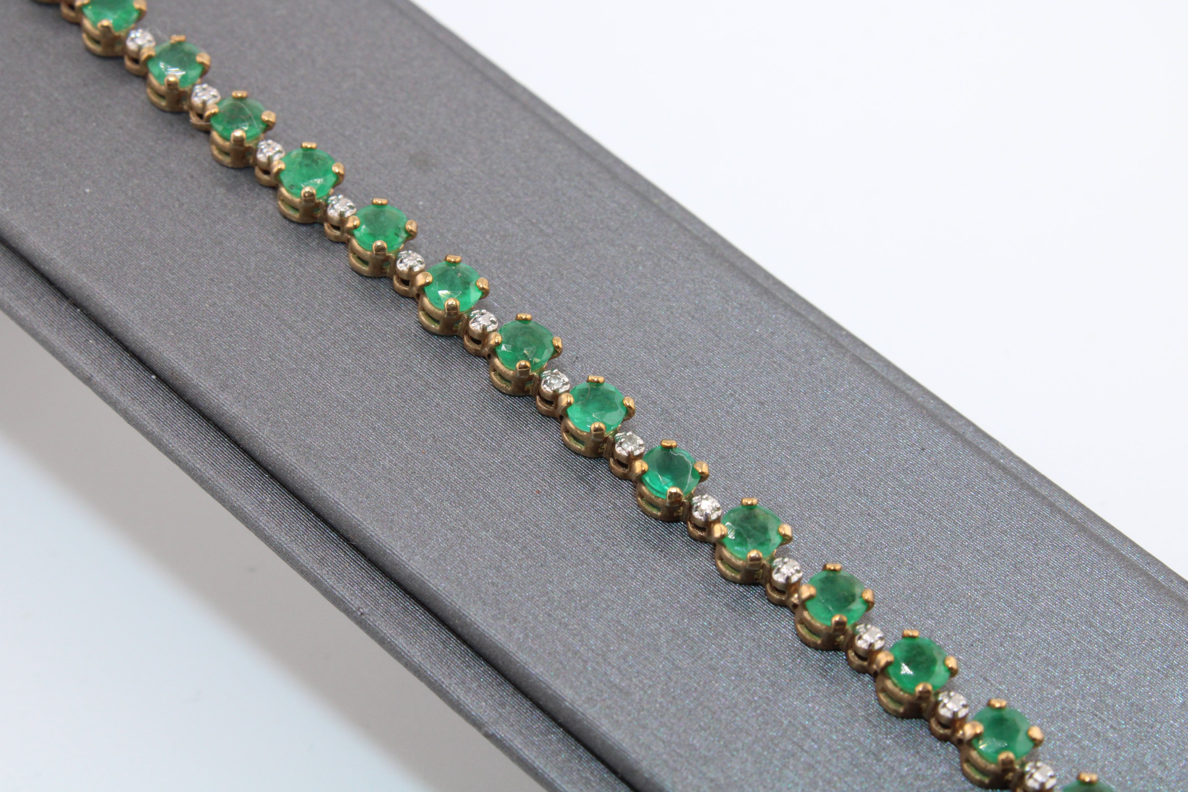 14k Yellow Gold Natural Diamond and Emerald Bracelet
