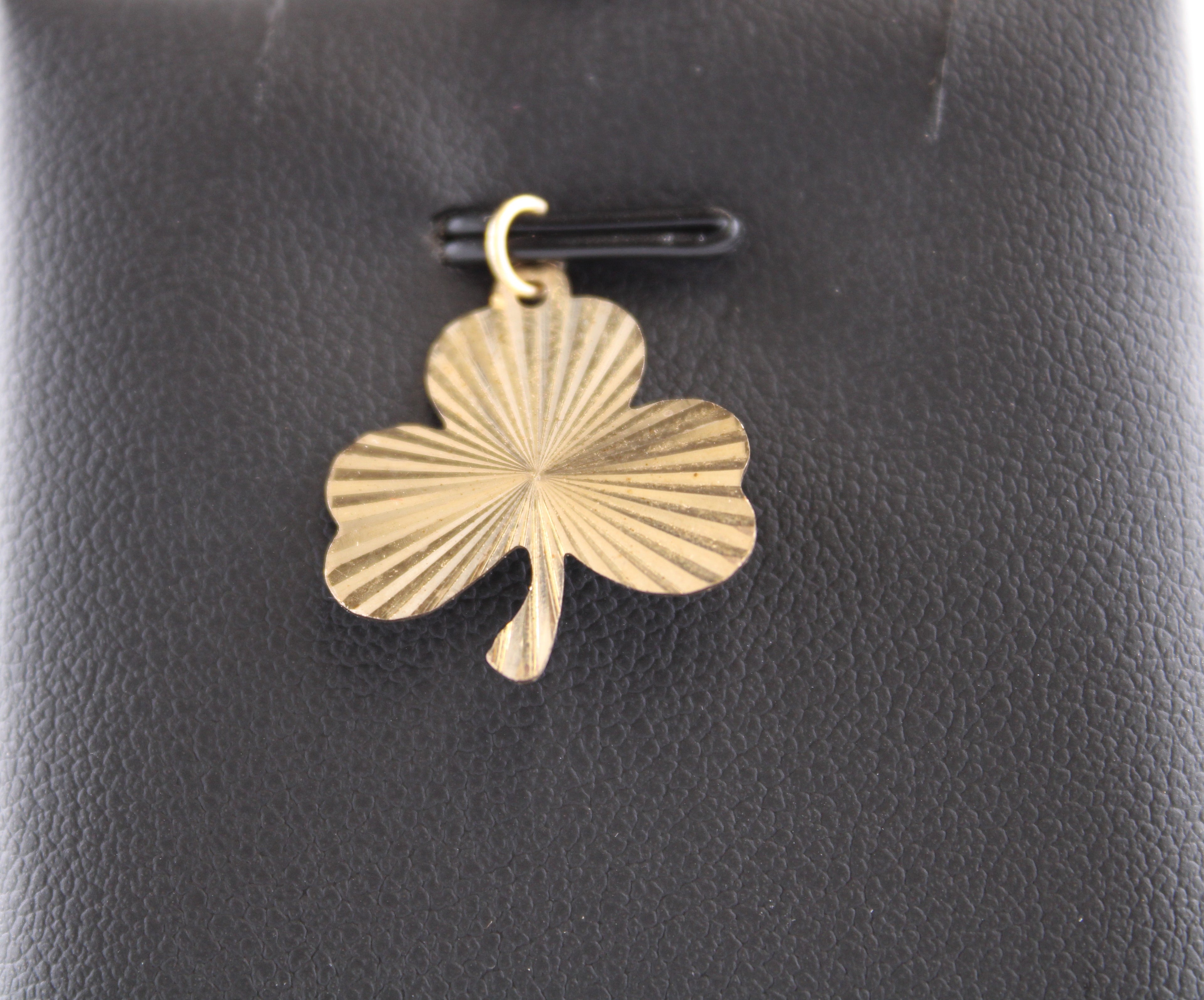 9k Yellow Gold Shamrock Pendant.