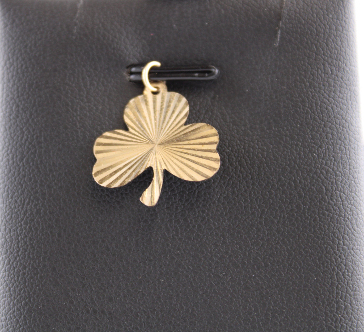 9k Yellow Gold Shamrock Pendant.