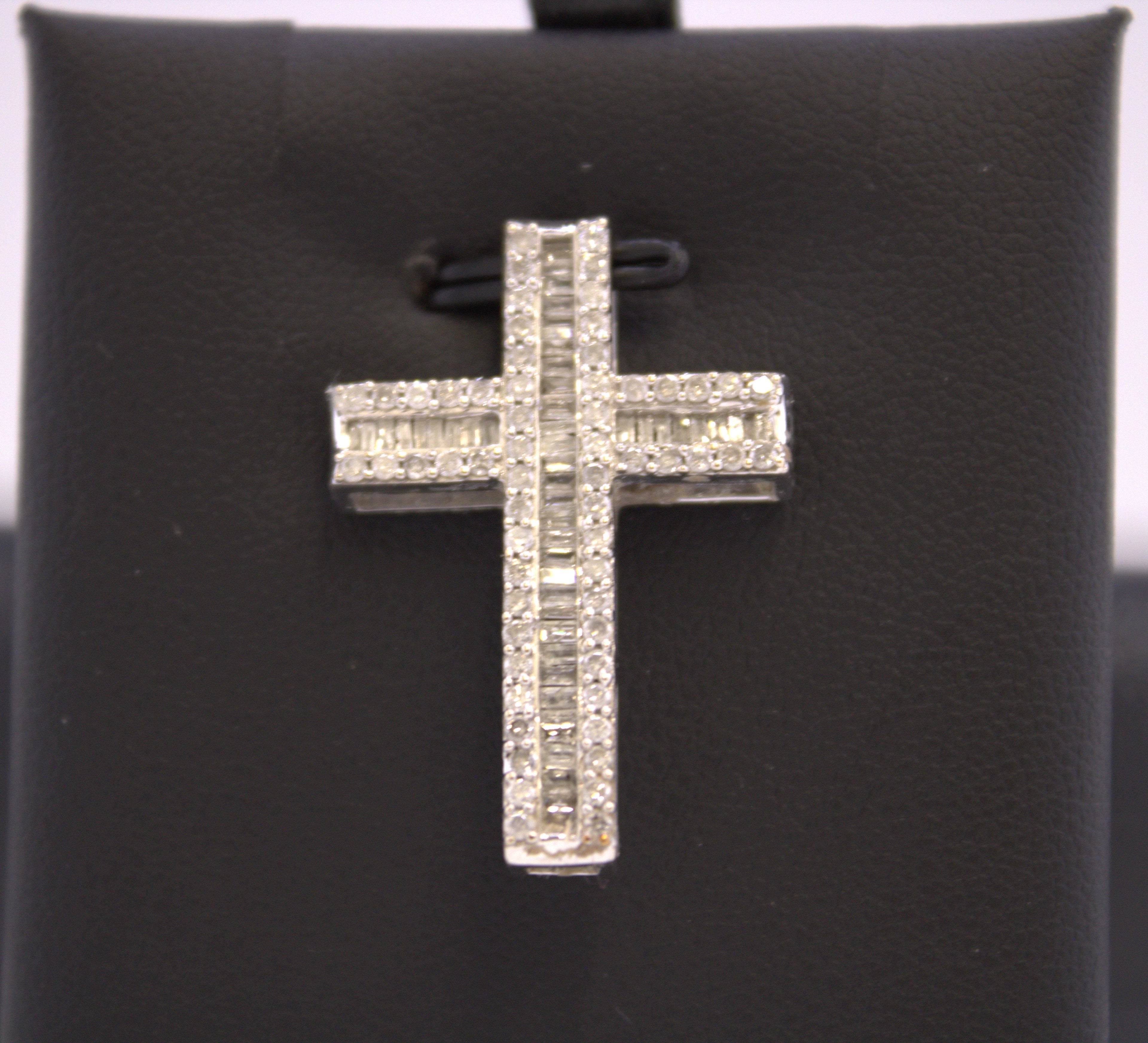14k White Gold Natural Diamond Cross Pendant