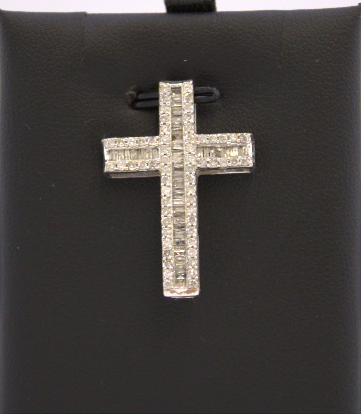 14k White Gold Natural Diamond Cross Pendant