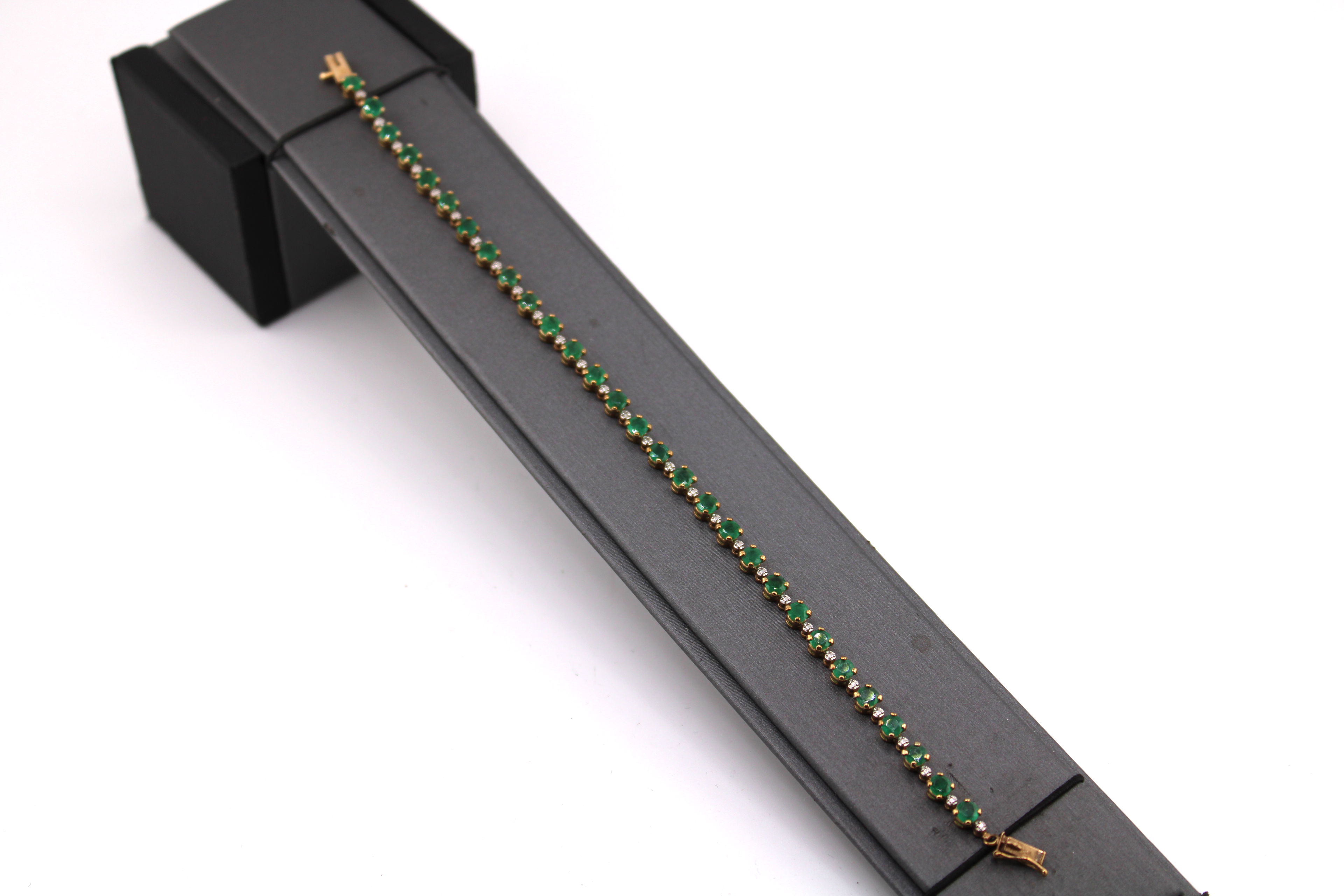 14k Yellow Gold Natural Diamond and Emerald Bracelet