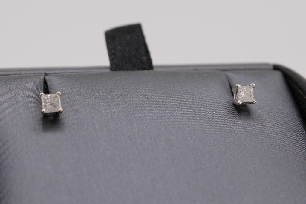 10k Yellow Gold Natural Diamond Earrings