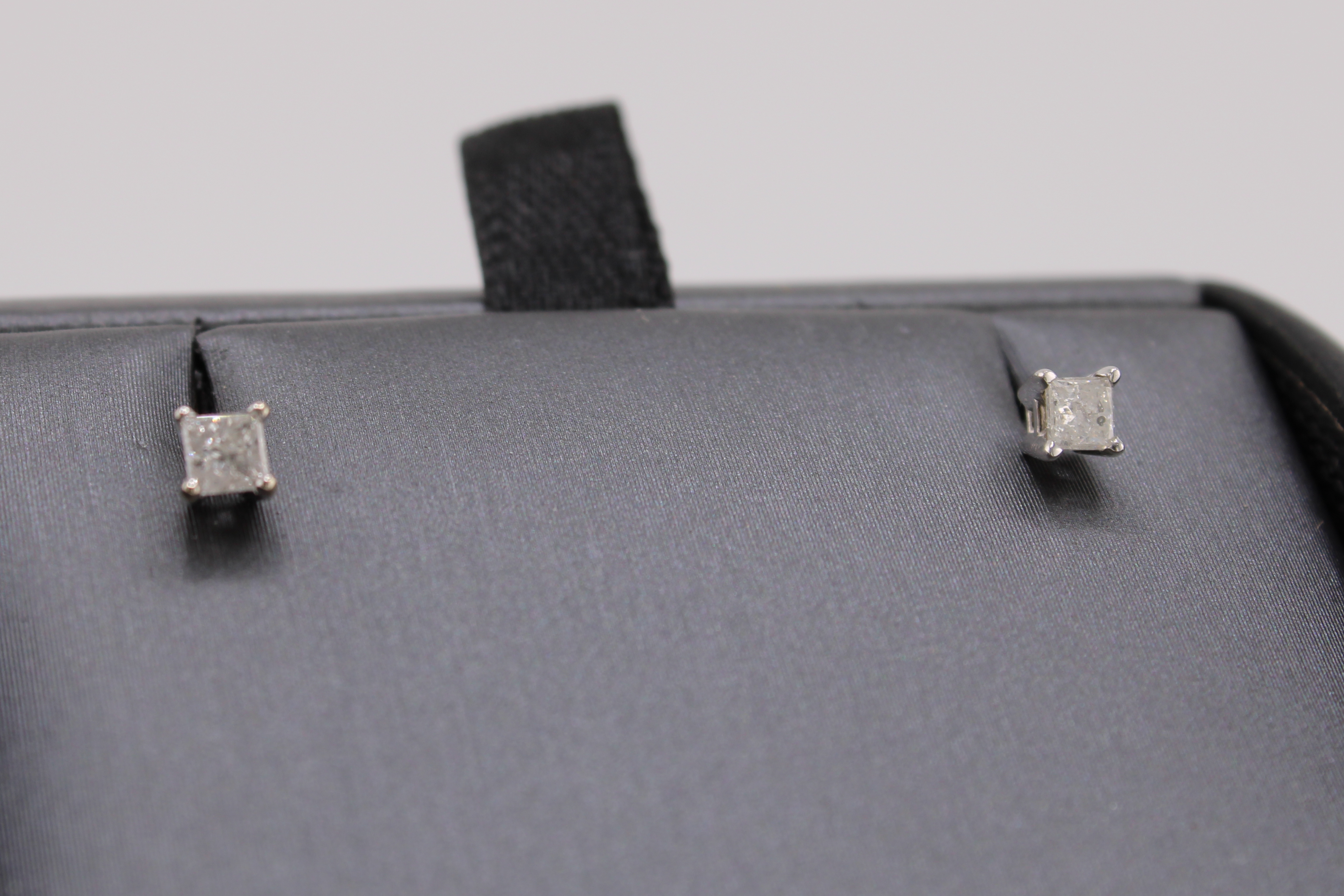 10k Yellow Gold Natural Diamond Earrings