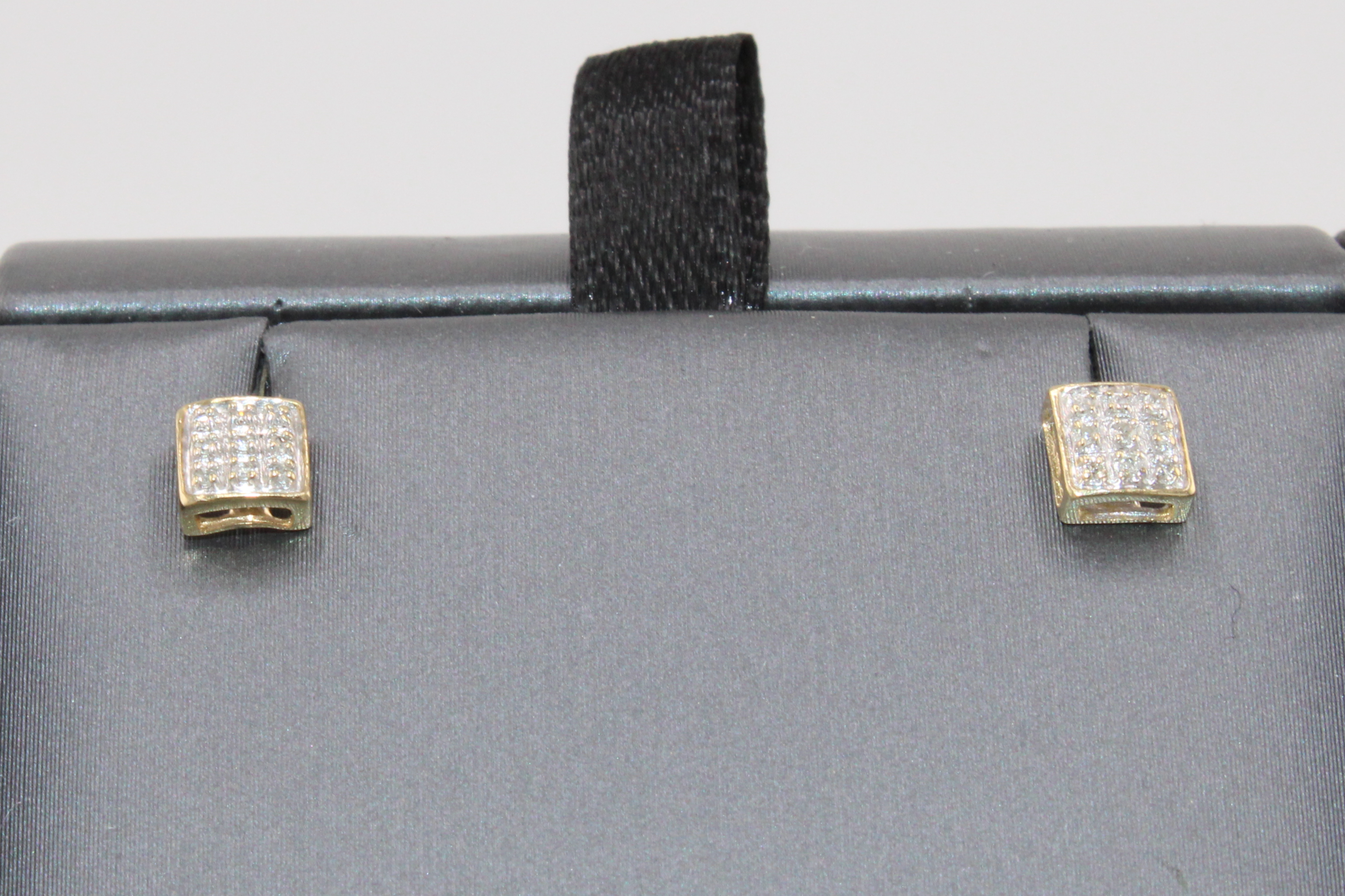 14k Yellow Gold Natural Diamond Screwback Earrings
