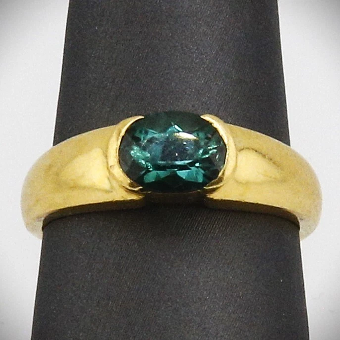 Singed Soloman 18K Gold Ring with Natural AAA Emerald