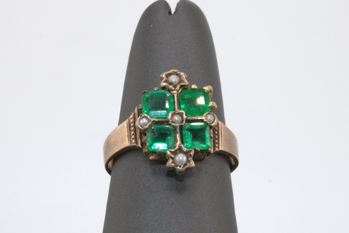 10k Yellow Gold Natural Emerald and Pearl Ring