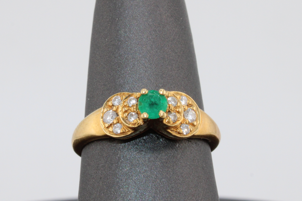 18k Yellow Gold Natural Emerald and Diamond Ring