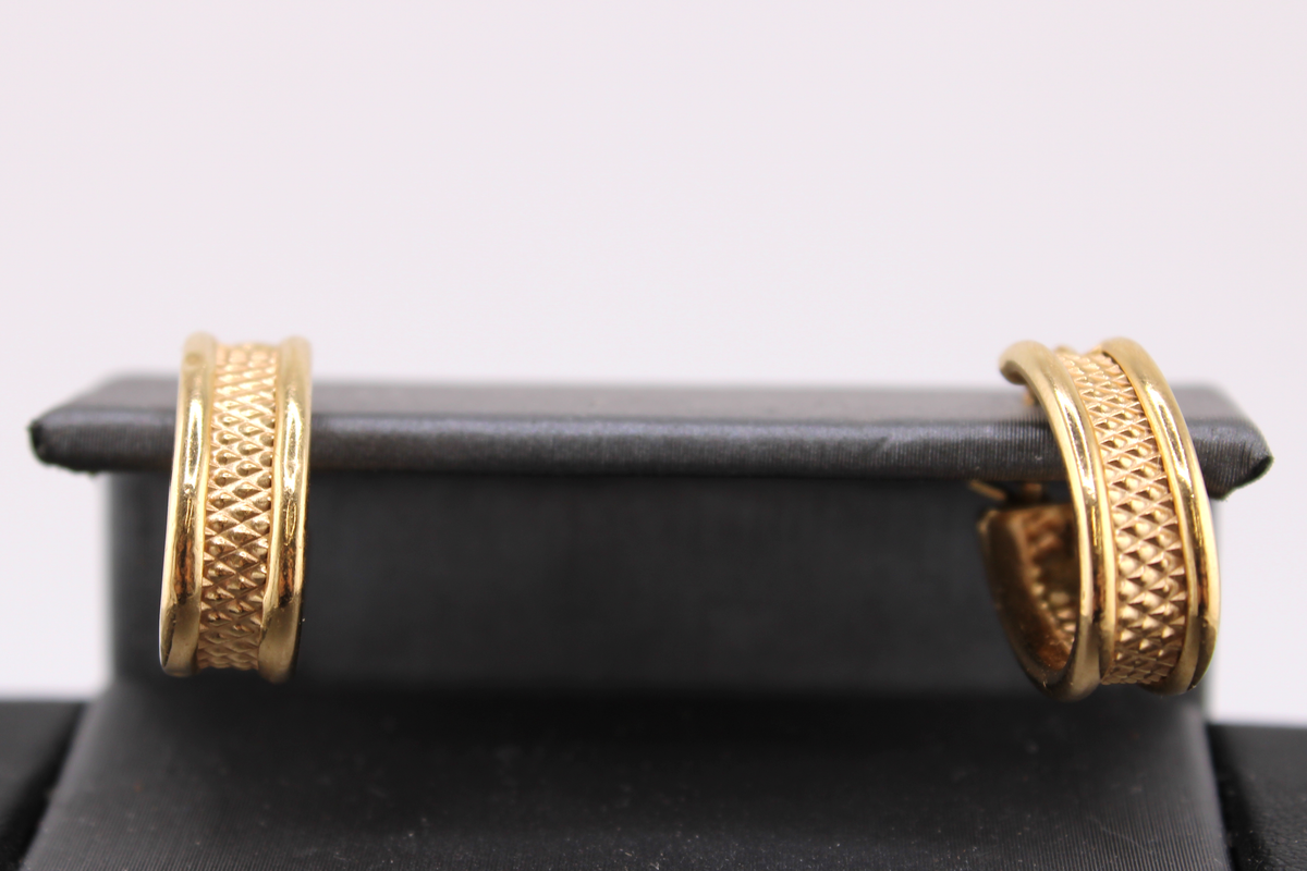 14kt Yellow Gold Small Hoop Earrings