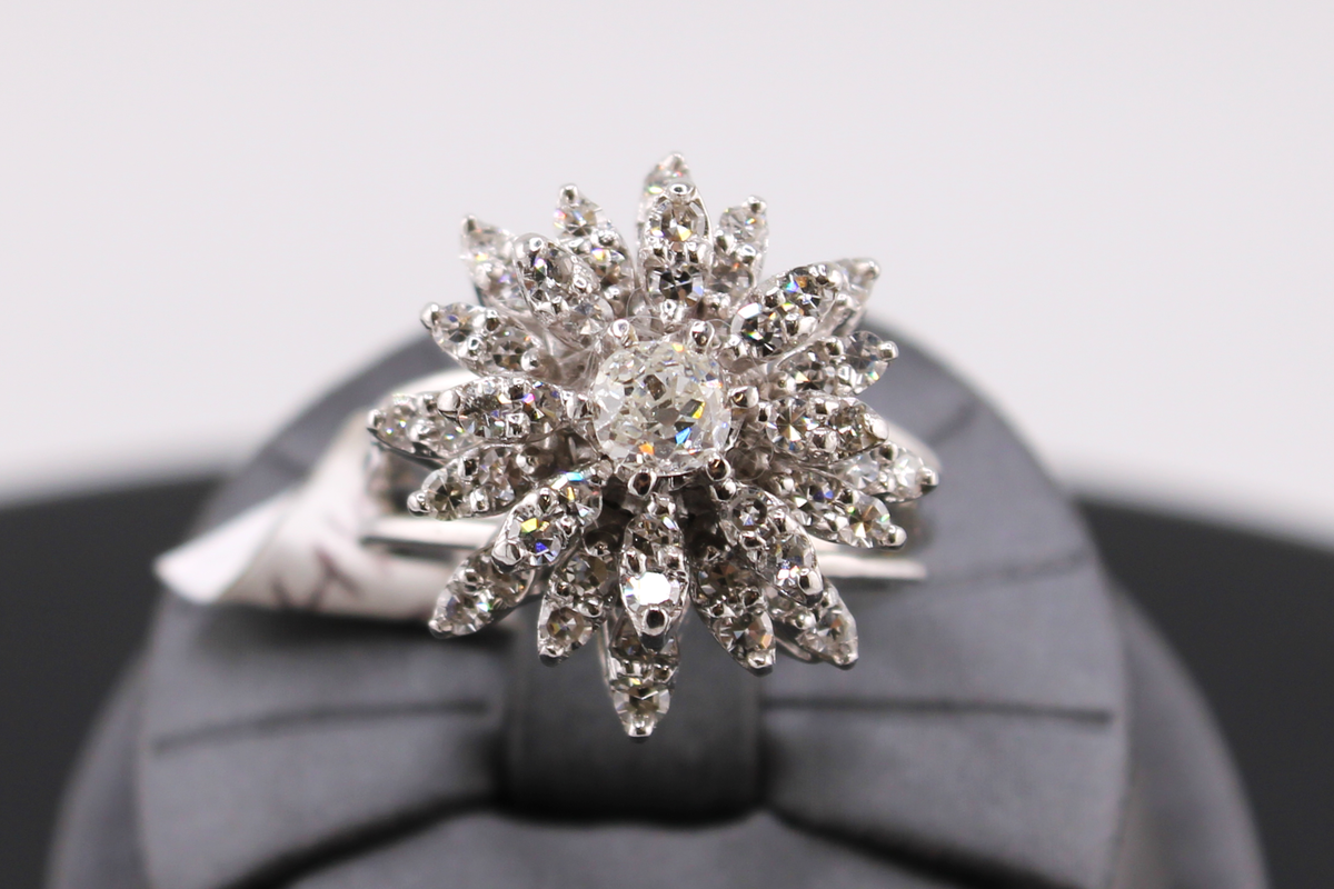 14kt White Gold Ladies Cocktail Ring.