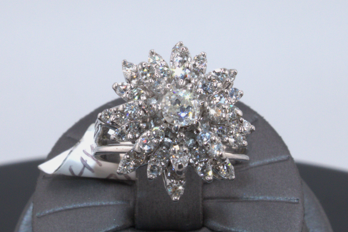 14kt White Gold Ladies Cocktail Ring.
