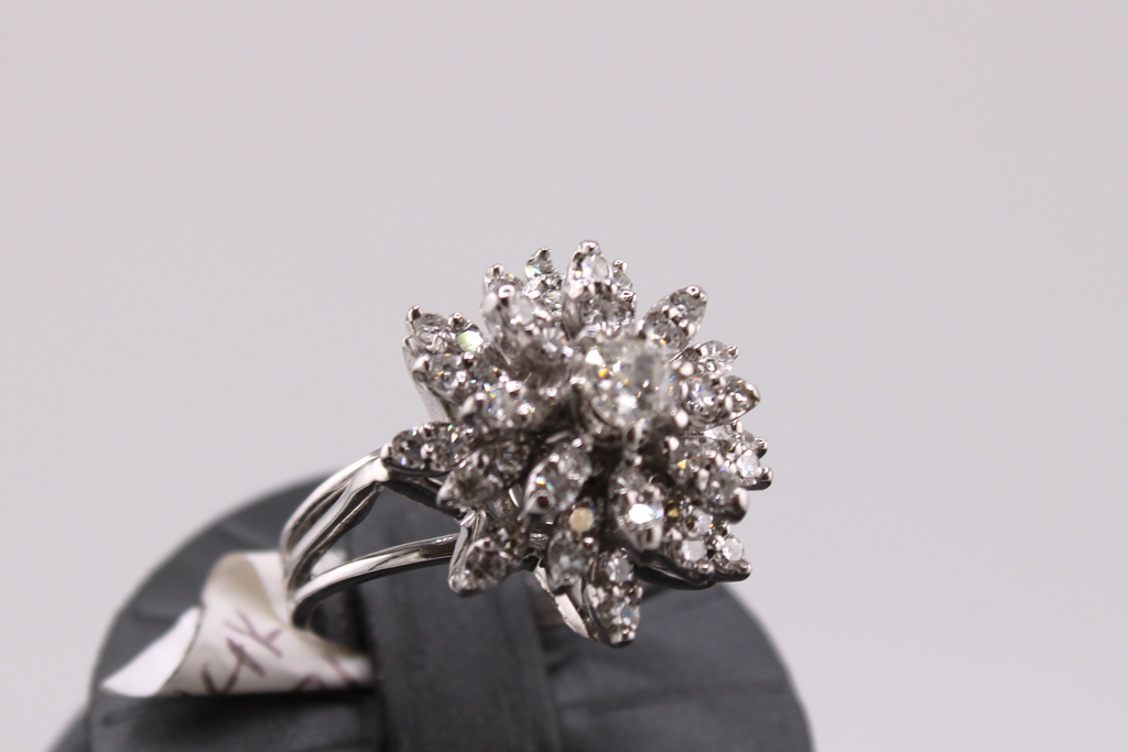 14kt White Gold Ladies Cocktail Ring.