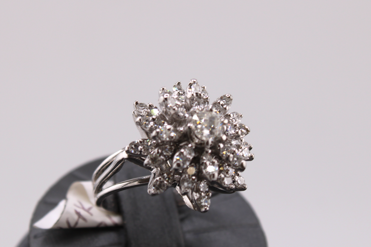 14kt White Gold Ladies Cocktail Ring.