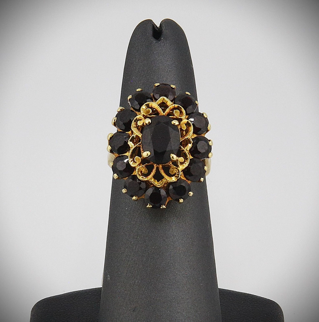 18K Yellow Gold ring with Natural Deep Red Garnets