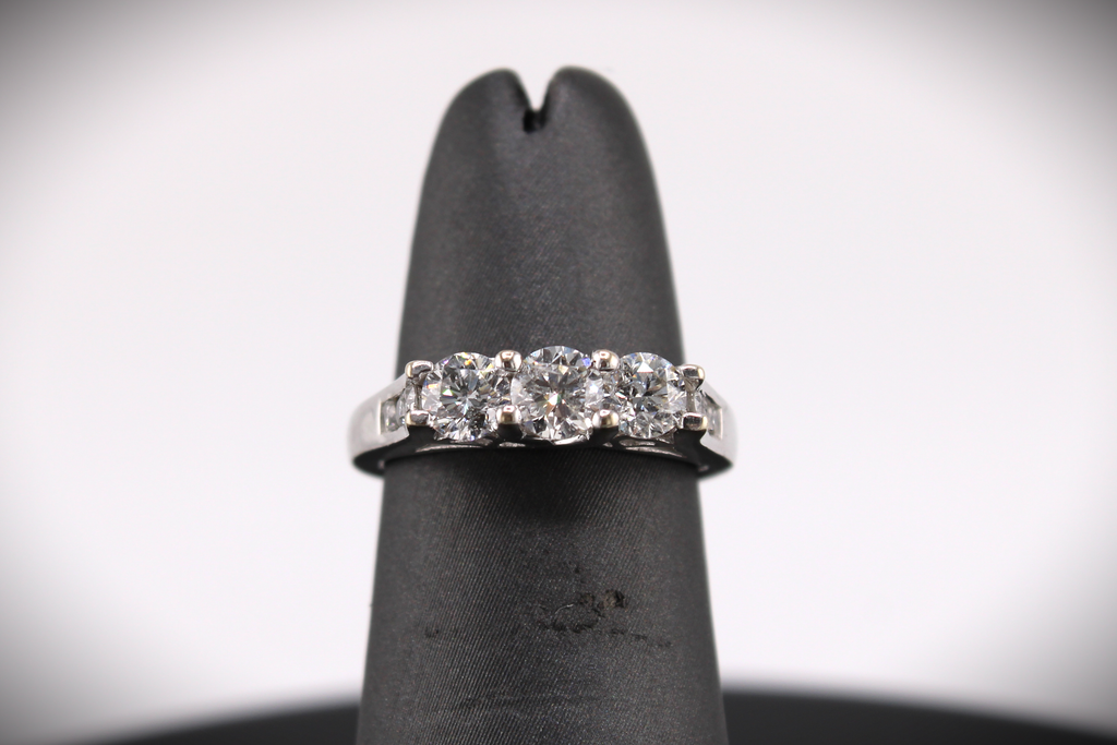 10k White Gold Natural Diamond Ring