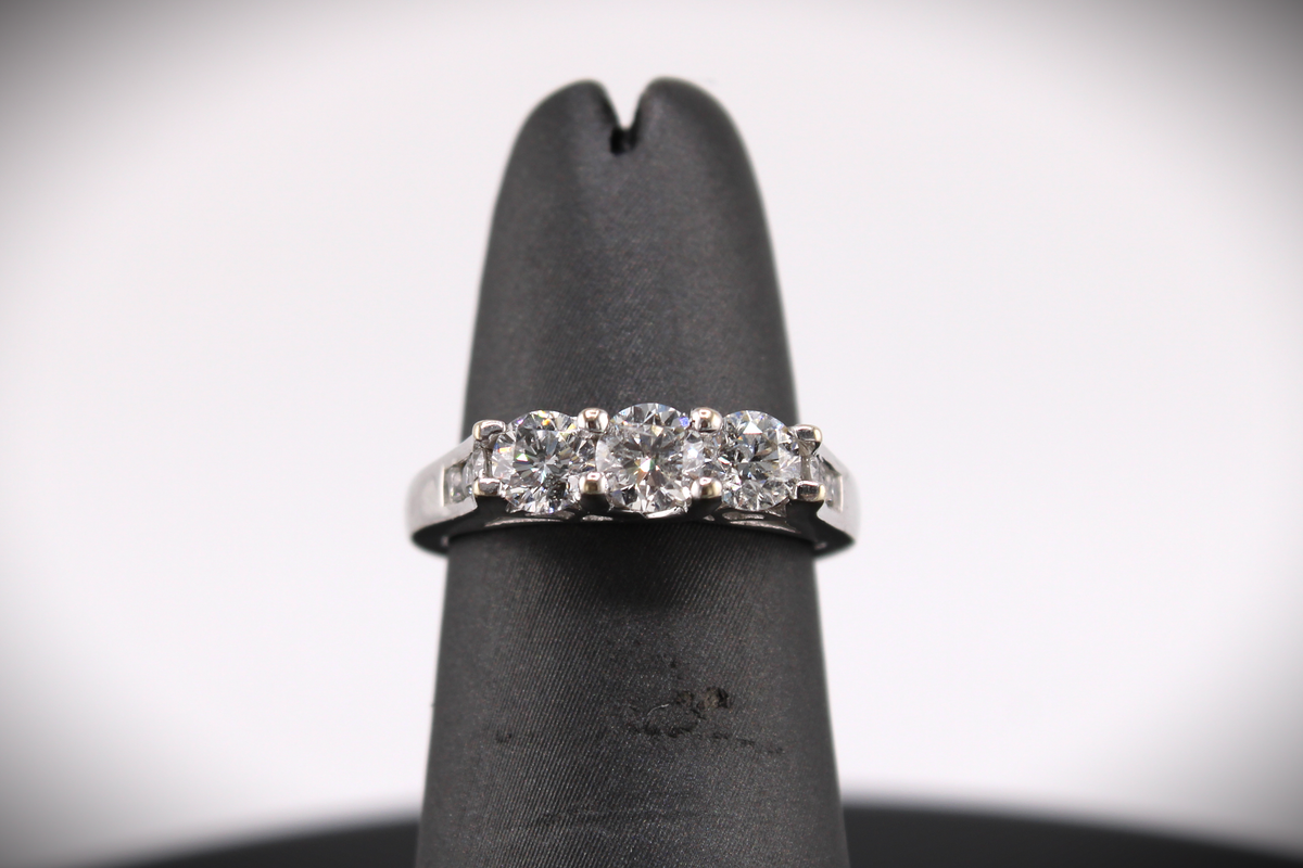 10k White Gold Natural Diamond Ring